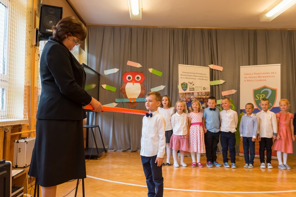 Pasowanie pierwszoklasistów na uczniów w SP 2